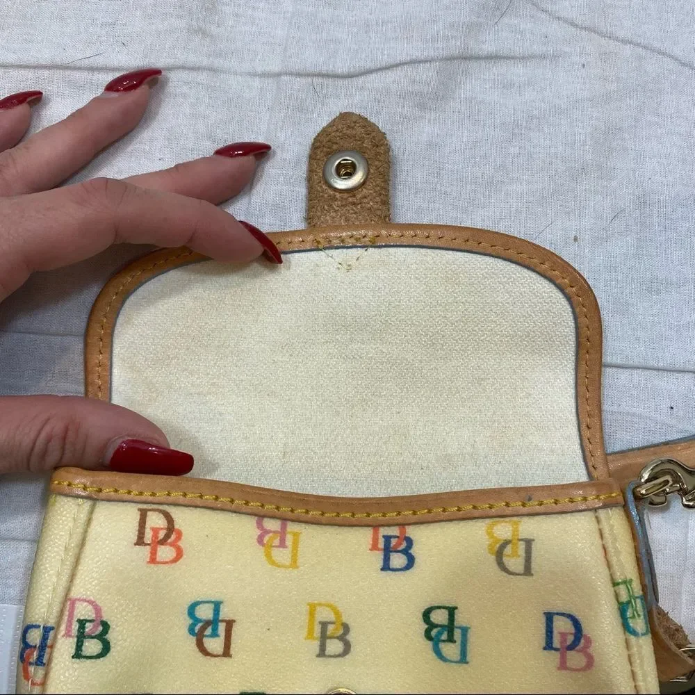 Vintage Logo Dooney And Bourke Wallet‎ Wristlet in Fantastic Condition